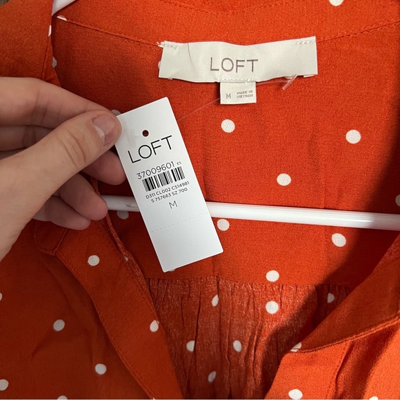 LOFT Dotted Collared V-Neck Shell - Picture 3 of 4